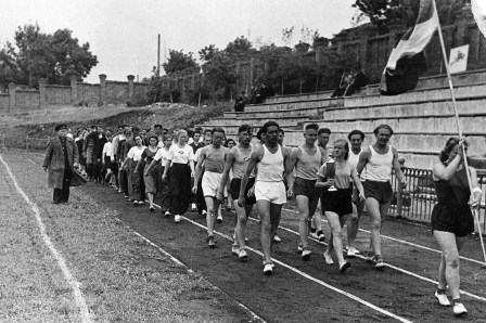 Владикавказ, стадион «Динамо», торжественное открытие соревнований по легкой атлетике. 1950-е гг.
